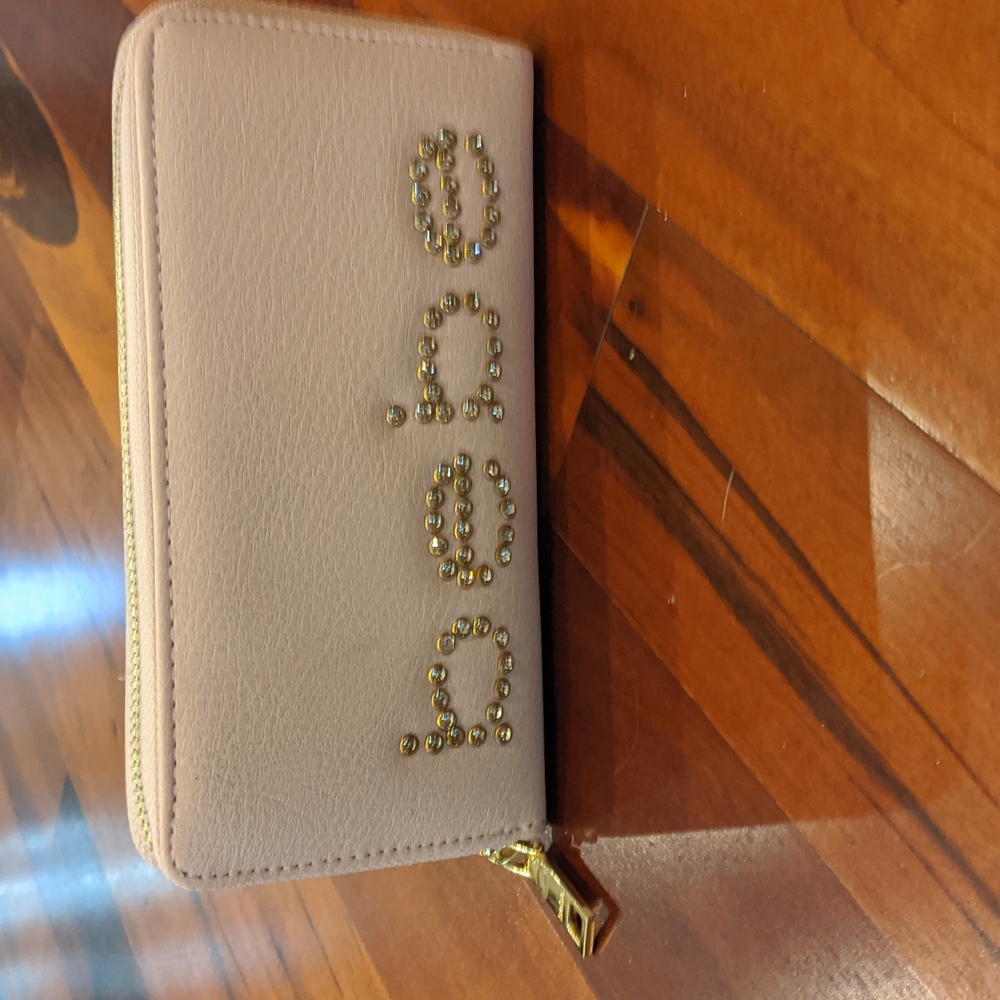 BEBE PALE PINK - GOLD -  CRYSTAL STUDDED - RAISED LOGO - WALLET NEW WITHOUT …